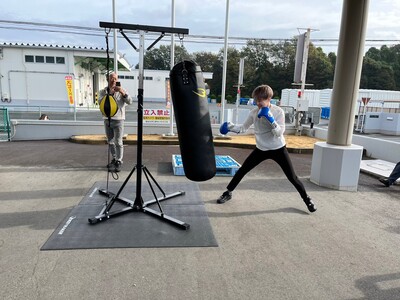 女子プロボクサー 松田恵里選手　いわき工場訪問