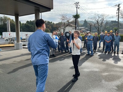 女子プロボクサー 松田恵里選手　いわき工場訪問