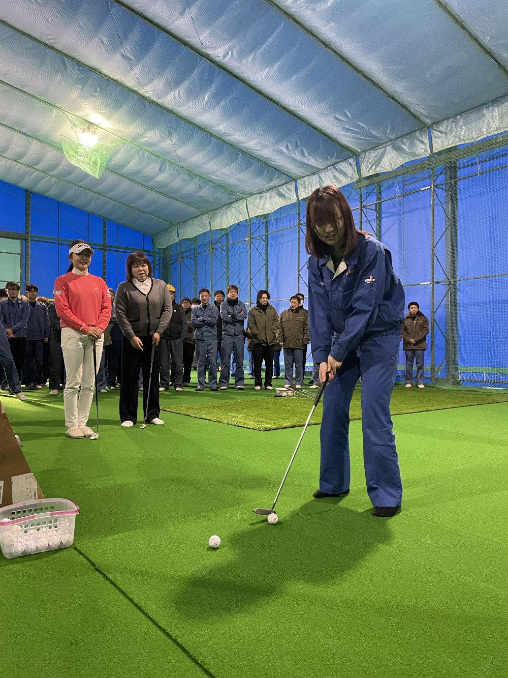 女子プロゴルファー岸部桃子選手　いわき工場訪問5
